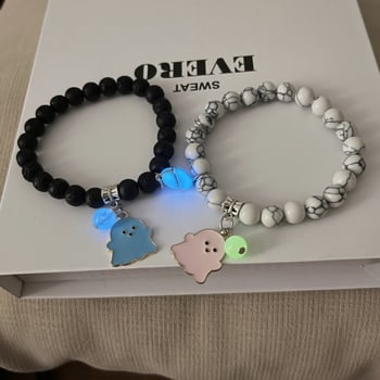 Karkötő – vulkanikus kő, semleges stílus, nyár 2024, személyes tendencia, kézre szóló ékszer