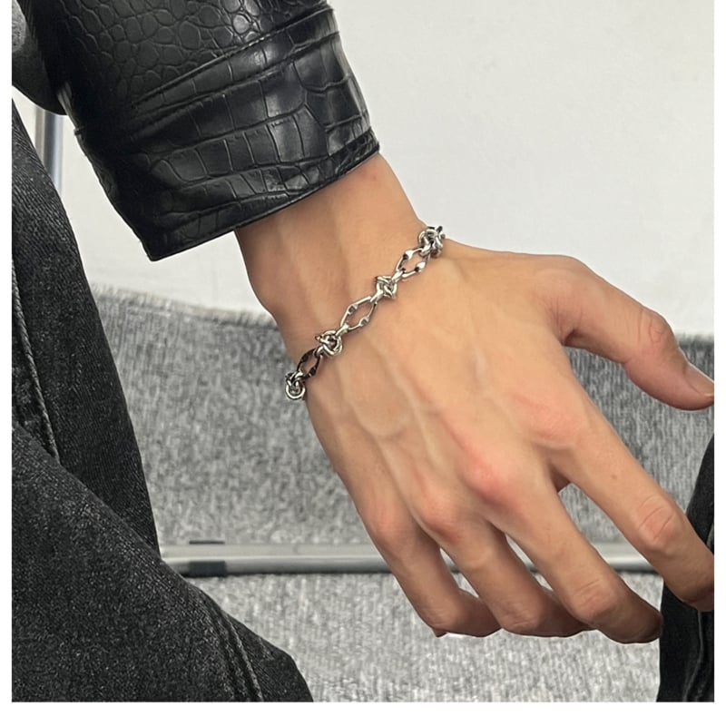 Férfiaknak szánt titán acél karkötő geometriai mintával, polírozott felülettel, évfordulós ajándék, 2024 nyári kiadás