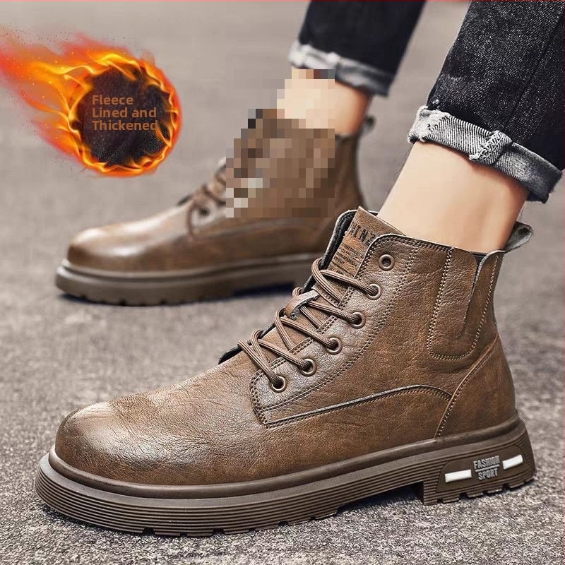 Férfi mikroszálas bőrből készült középmagas bakancs, báránybőr bélés, disznó bőr talpbetét, vulkanizált gumitalp.