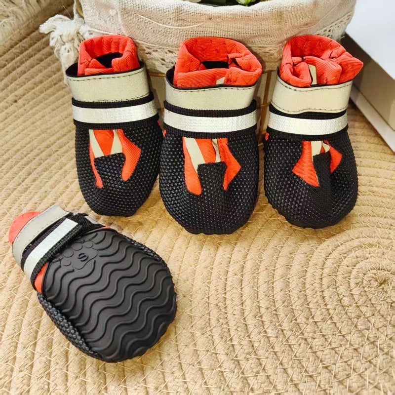 Puha talpú kutya cipő gumiból – csúszásmentes, kopásálló, 4 darabos készlet