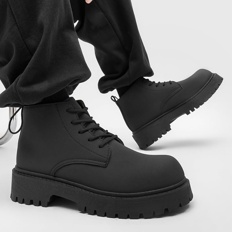 Férfi Martin csizma, magas szárú, brit stílusú motorkerékpár csizma, felsőrész PU + szuper rost, gumírozott talp, középmagas sarok 3–5 cm