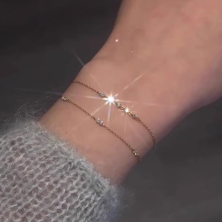 Női karkötő, geometriai forma, réz-plasztik ötvözet, elektroplakolás, irodai női stílus, 2025 nyár