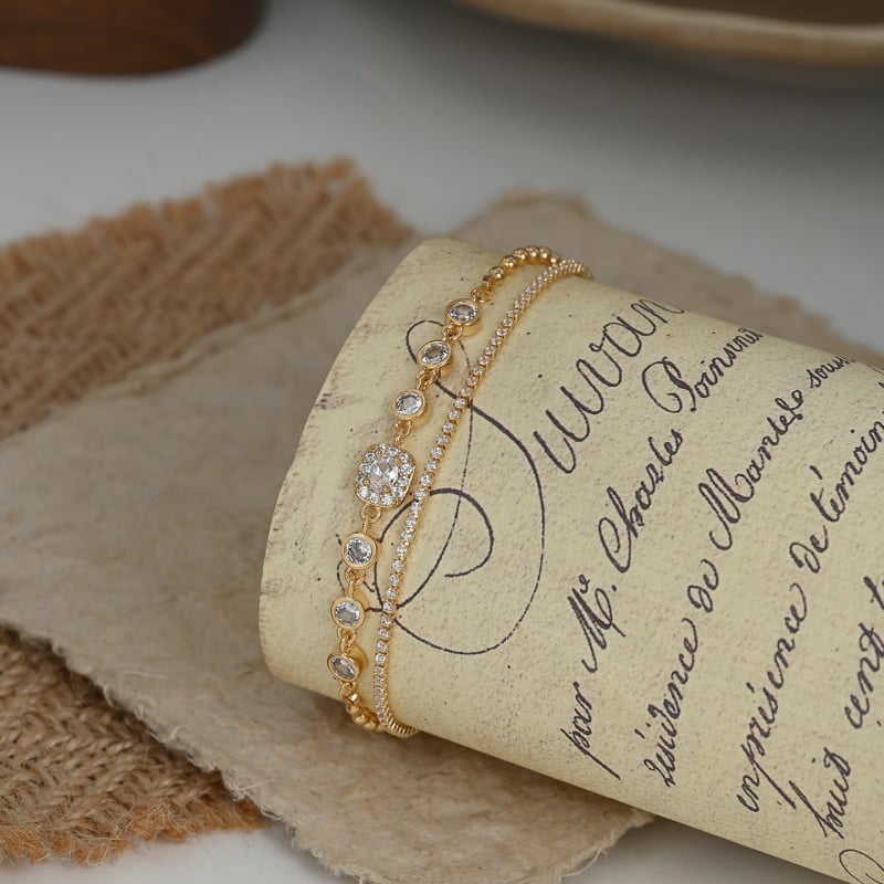 Karkötő réz aranyozott felülettel, galvanizálás, geometriai dizájn, nőies stílus