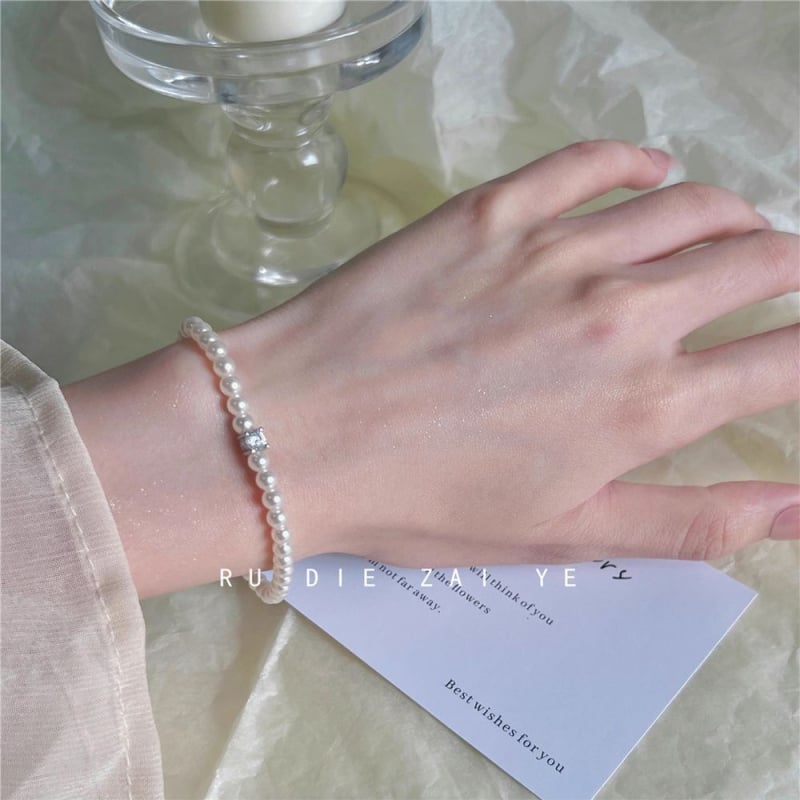 Kézrevaló karkötő ezüst bevonattal, édes stílus (Anyag: Silver plated; Eredet: Jinhua; Kiadás ideje: 2025 nyár; Stílus: Sweet; Kategória: Kézhez tartozó kiegészítők)