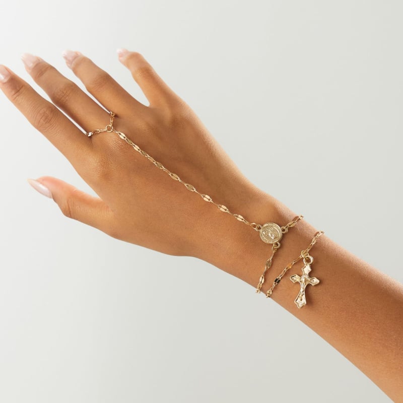 Női kézlánc karkötő keresztmedállal, réz lánc és cinkötvözet medál, elektroplakált felülettel, minimalist geometriai dizájn