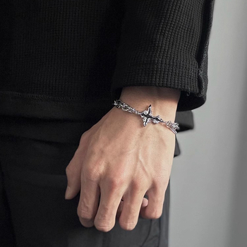 Uniszex keresztes karkötő titániumacélból, geometriai dizájn, elektroplakált felülettel