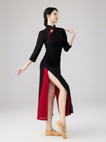 Négyzetes táncruha hálószövésű anyaggal, klasszikus stílusban ihletett dizájn, poliészter-keverék anyag a színpadi előadásokhoz, hastáncra és drámára