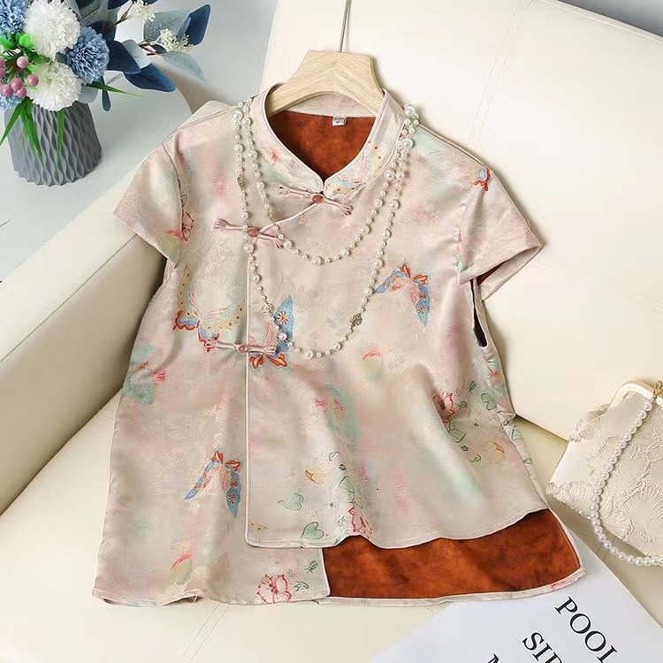 Cămașă cu guler înalt, nasturi pe bandă oblică, mâneci scurte, imprimeu 3D