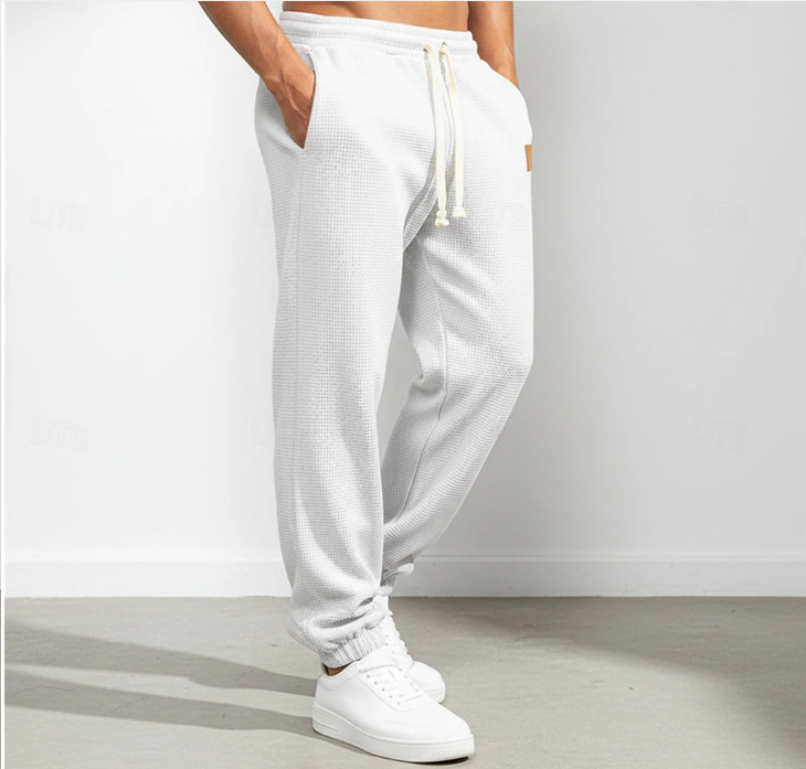 Pantaloni casual pentru bărbați cu croială dreaptă, talie medie, lungime cropped, amestec bumbac-poliester (55% poliester)