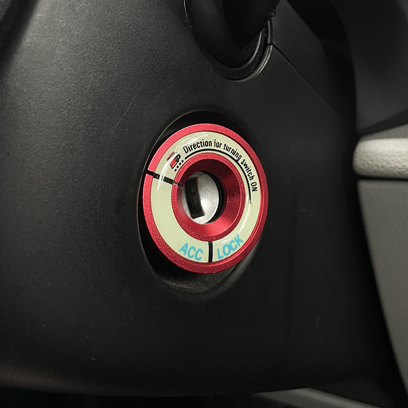 Audi belső kiegészítők: világító gyújtógyűrű és kulcslyuk díszítés A1/A3/Q3/Q2L/TT modellekhez, fém, testreszabás elérhető