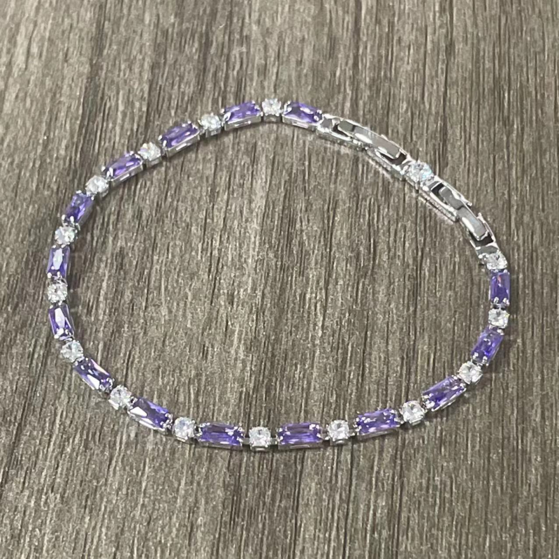 Női geometriai karkötő sárgarézből, moissanit-immitációval és cirkóniával, fémbevonattal