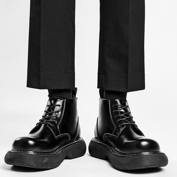 Martin bakancs férfiaknak, marhabőr, középmagas szár, fűzővel, gumi talp