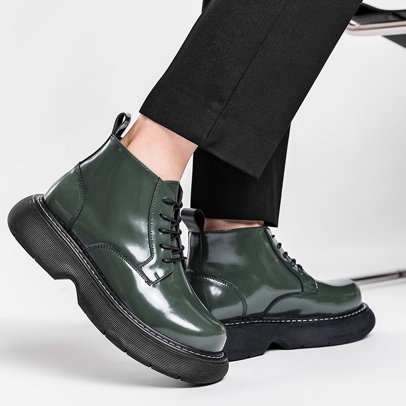 Martin bakancs férfiaknak, marhabőr, középmagas szár, fűzővel, gumi talp