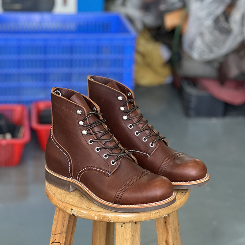 Munkás bakancs tehénbőrből készült felsőrésszel, gumitalppal, férfiaknak, klasszikus vintage amerikai stílusban (Tavasz 2025)