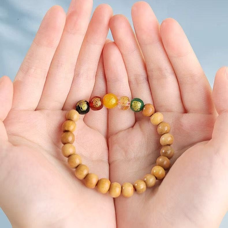 Fából készült Gazdagság Istene karkötő – faragott geometriai gyöngyökkel, uniszex, eredeti dizájn