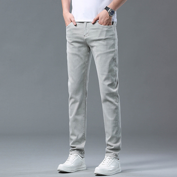 Férfiaknak szóló egyenes szabású farmernadrág, 98% pamut, mikroelasztikus, cipzáras zárás, öt zseb