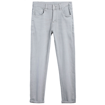 Férfiaknak szóló egyenes szabású farmernadrág, 98% pamut, mikroelasztikus, cipzáras zárás, öt zseb