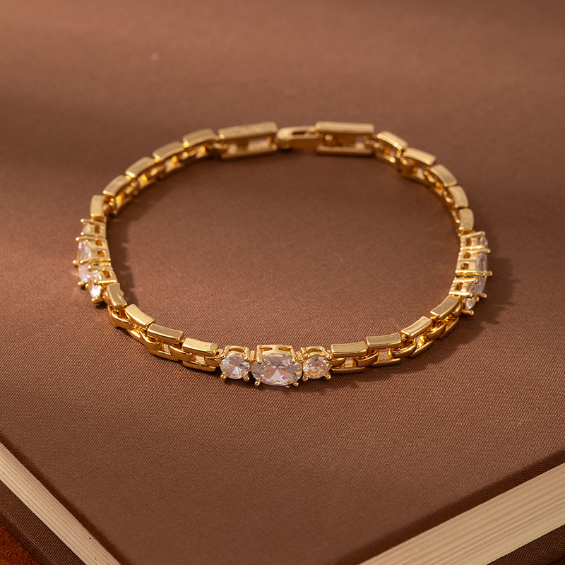 Aranyozott réz karkötő virág alakú geometriai mintával és gyémánt díszítéssel — női divat ékszer