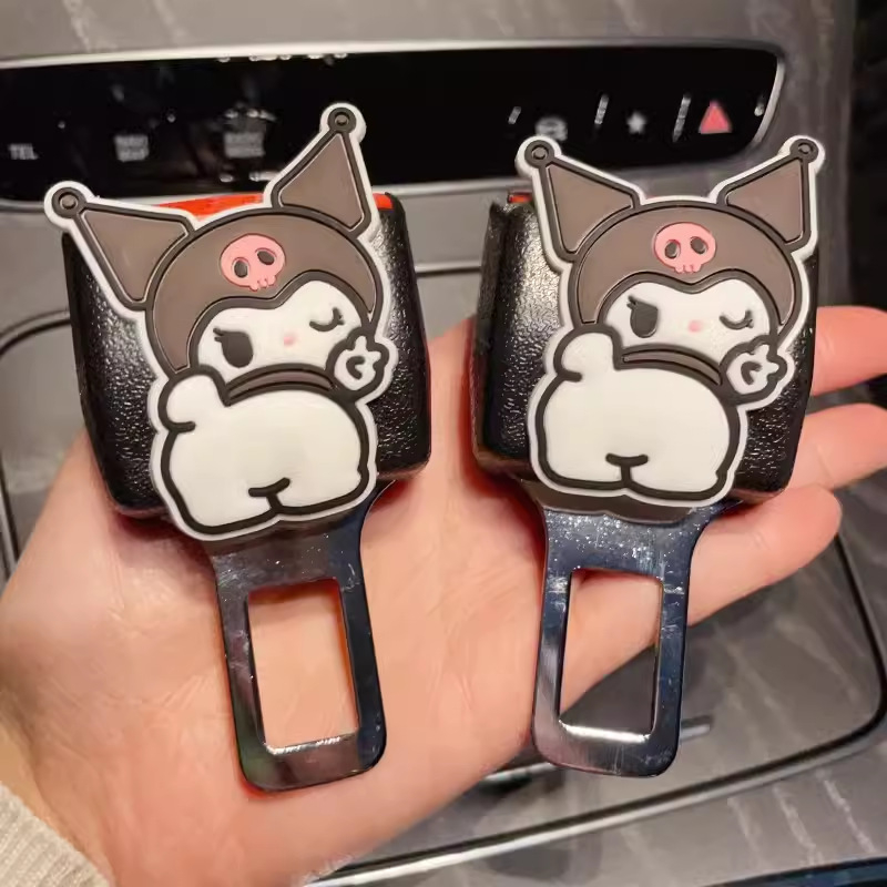 Aranyos karikatúra dizájn az autó belső teréhez — biztonsági öv csat kiegészítő, csatlakozó és dekoratív elem, testreszabás nélkül, logó nélkül