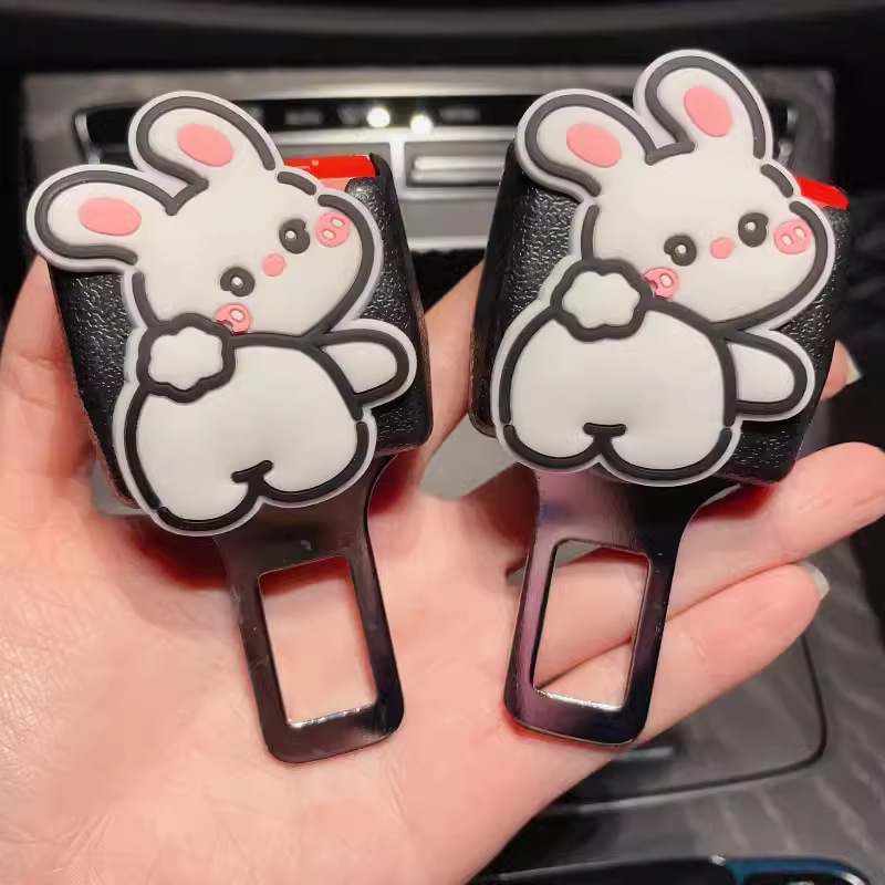 Aranyos karikatúra dizájn az autó belső teréhez — biztonsági öv csat kiegészítő, csatlakozó és dekoratív elem, testreszabás nélkül, logó nélkül