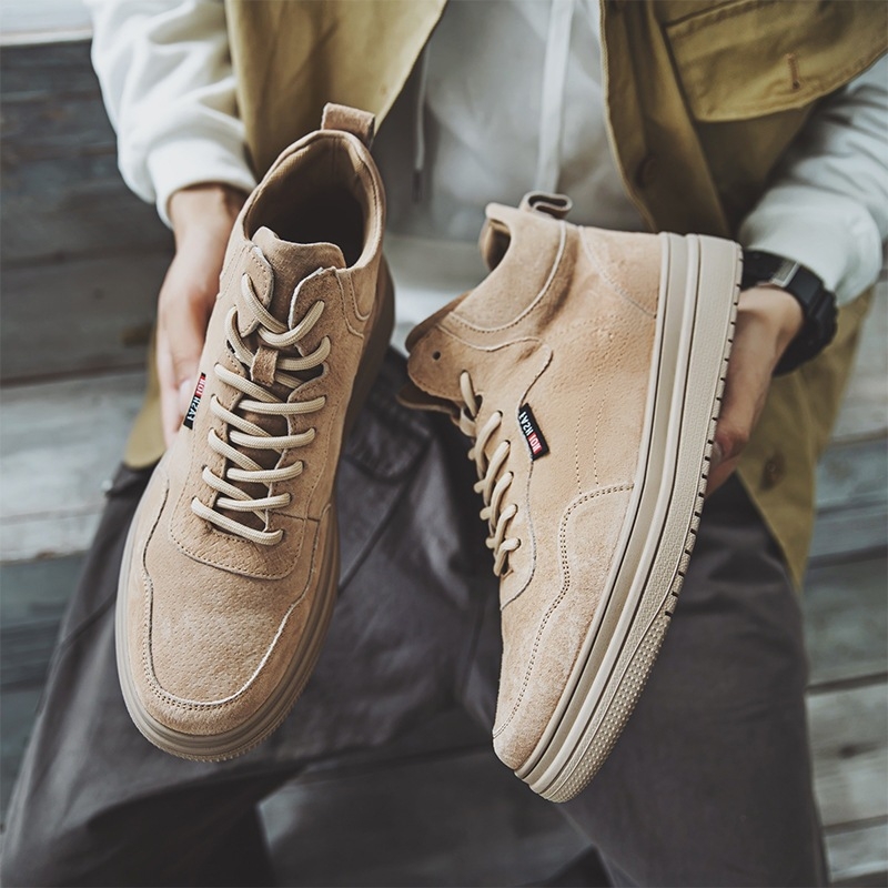 Martin csizmák, valódi bőr felsőréteg, gumi talp, 3–5 cm sarok, középmagas szár