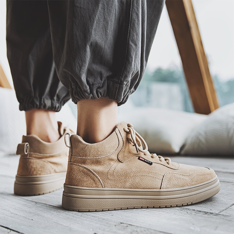 Martin csizmák, valódi bőr felsőréteg, gumi talp, 3–5 cm sarok, középmagas szár