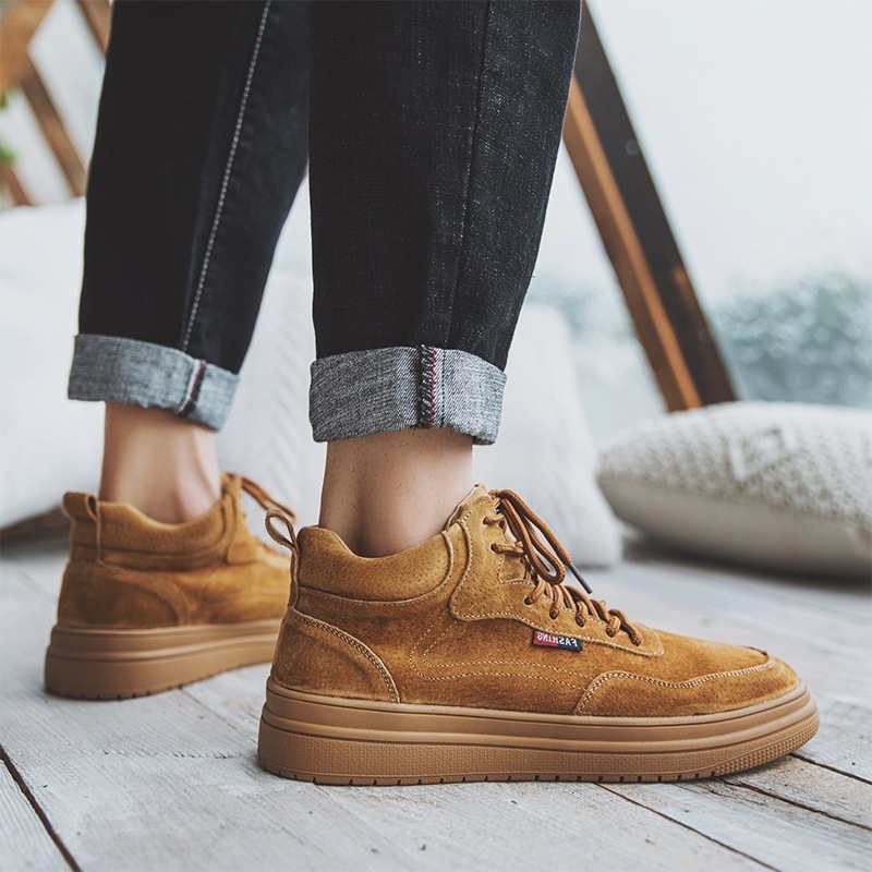 Martin csizmák, valódi bőr felsőréteg, gumi talp, 3–5 cm sarok, középmagas szár