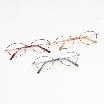 Olvasó szemüveg, ovális titán keret, PC lencsék anti-kék fény és sugárzás elleni védelem