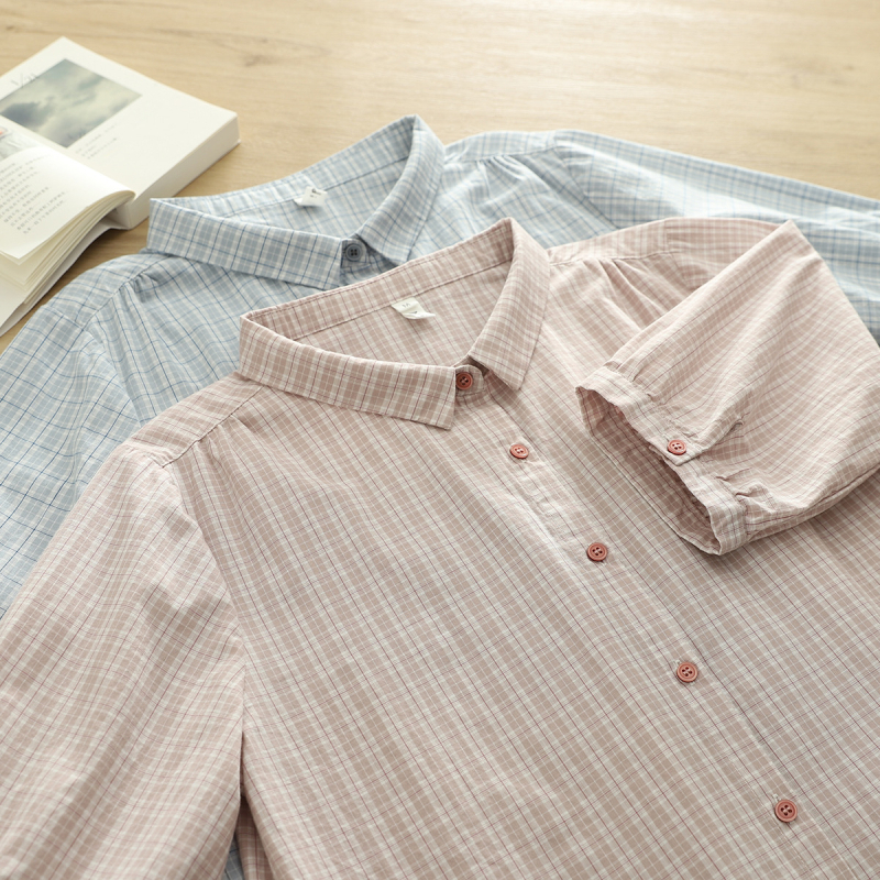 100% pamut kockás ing közép hosszú ujjúval, hegyes gallér, egy sor gombbal, normál hosszú