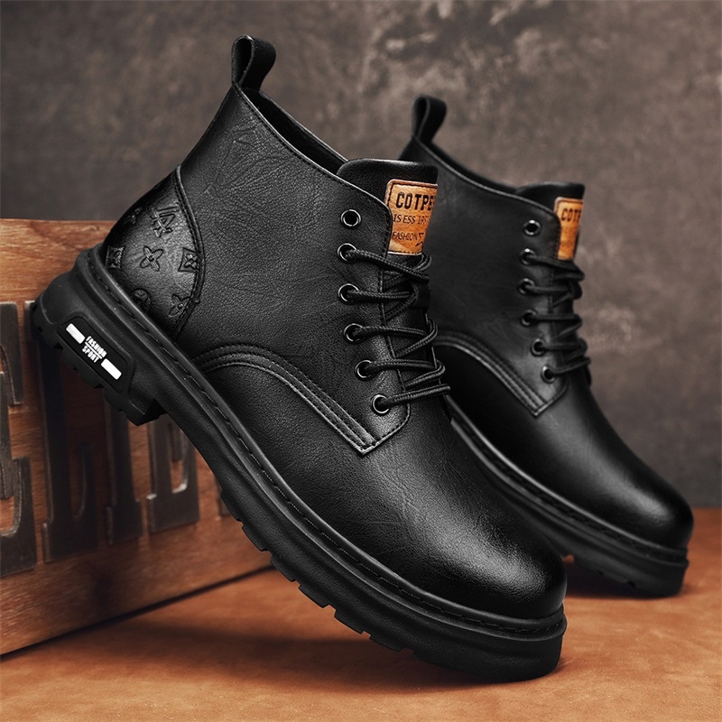 Martin csizma bőr felsőrésszel, gumírozott talppal, kerek orrú, csúszásmentes, melegen tart télen