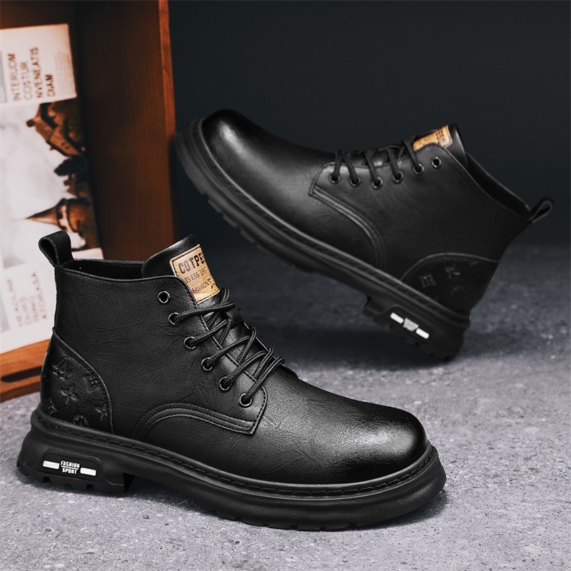 Martin csizma bőr felsőrésszel, gumírozott talppal, kerek orrú, csúszásmentes, melegen tart télen