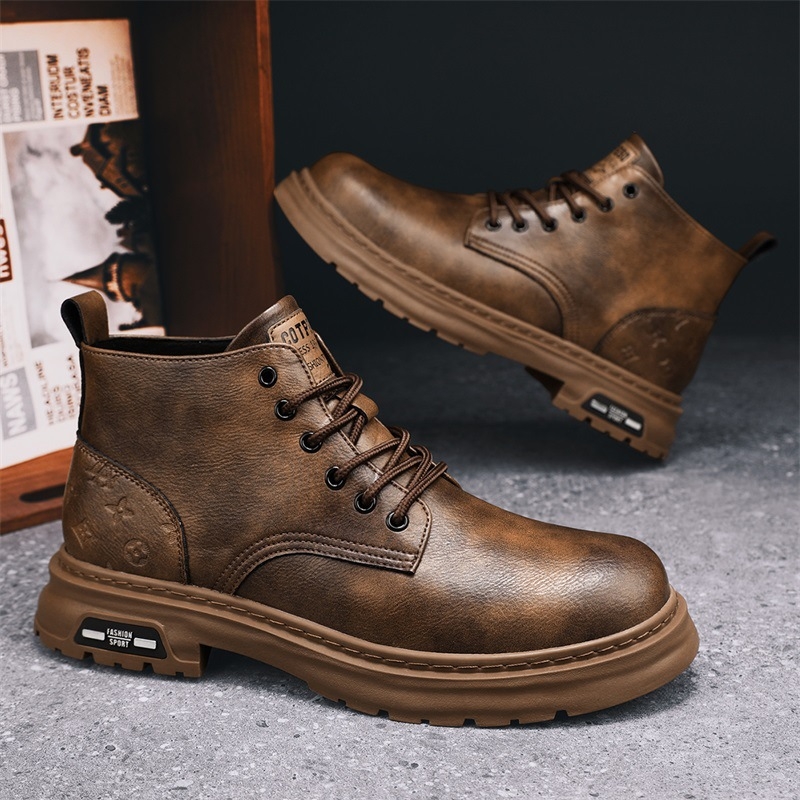 Martin csizma bőr felsőrésszel, gumírozott talppal, kerek orrú, csúszásmentes, melegen tart télen