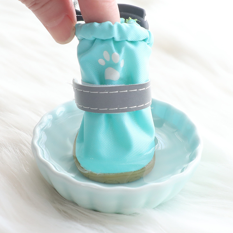 Kutyák esőcsizmái – 4 darabos készlet, vízálló, kutyáknak, modern minimalist stílus