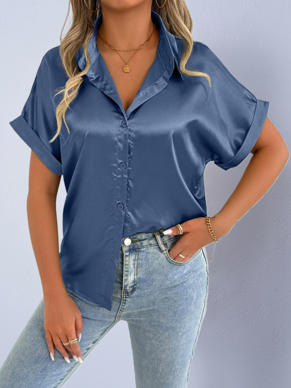 Női szaténing, rövid ujjú, ingnyakú gallér, laza szabás, elülső placket több gombbal, elegáns irodai stílus