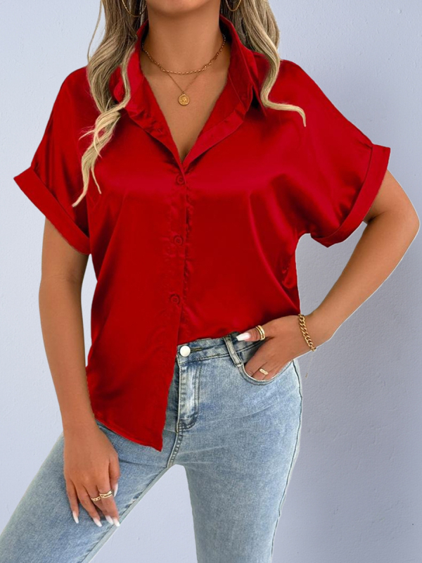 Női szaténing, rövid ujjú, ingnyakú gallér, laza szabás, elülső placket több gombbal, elegáns irodai stílus