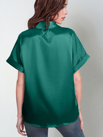Szatén rövid ujjú ing laza szabású, galléros, gombos lezárás, 95% poliészter
