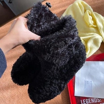 Női téli hócsizma - magas szárú, külső műszőrme, belső műszőrmés bélés, gumírozott talp, 1–3 cm sarok, téli 2025