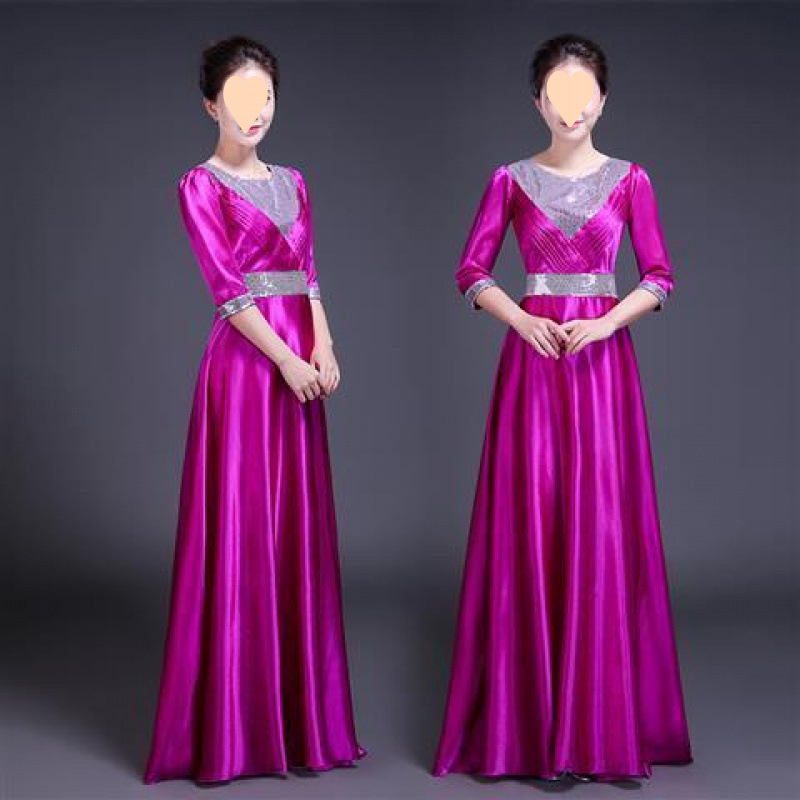 Színpadi kórusruha szegecsekkel, szatén/poliészter anyag, uniszex kialakítás, poliészter-tartalom 90–95%, 2022 nyár