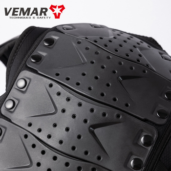 Kemény héjjal készült gyermekvédő felszerelés — derék- és vállvédelmet biztosít külső kerékpározáshoz és görkorcsolázáshoz