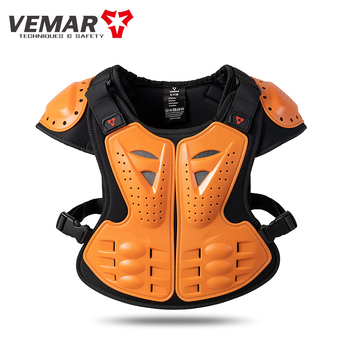 Kemény héjjal készült gyermekvédő felszerelés — derék- és vállvédelmet biztosít külső kerékpározáshoz és görkorcsolázáshoz