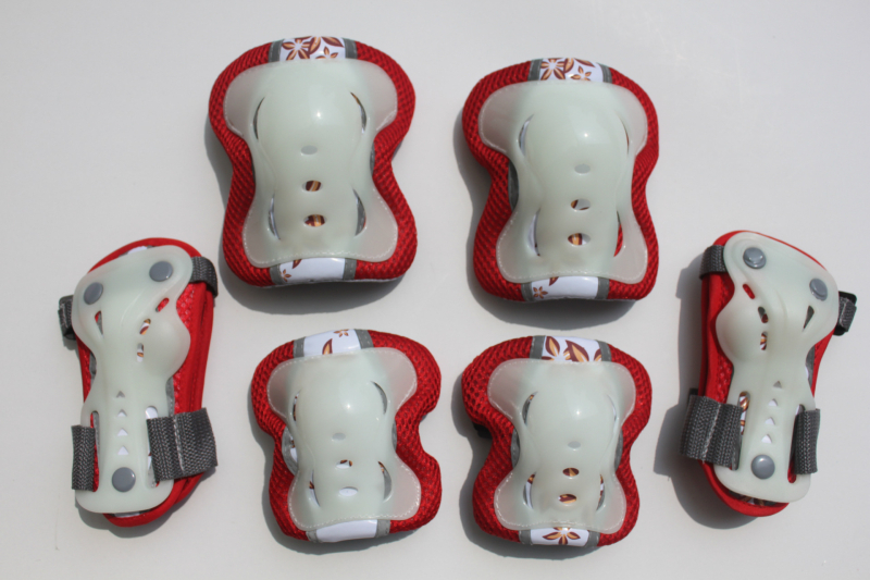 Gyerekeknek szóló védőfelszerelés-készlet görkorcsolyázáshoz és kerékpározáshoz — tenyér-, könyök- és térdvédők; gumitest; 60 darabos készlet