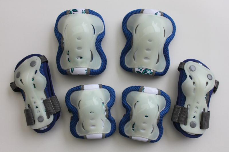 Gyerekeknek szóló védőfelszerelés-készlet görkorcsolyázáshoz és kerékpározáshoz — tenyér-, könyök- és térdvédők; gumitest; 60 darabos készlet