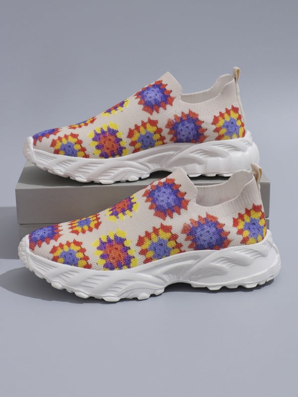 Дамски спортни обувки с мрежеста горна част, кръгъл нос, гумена подметка, PU стелка и цветово съчетание