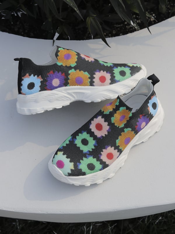 Дамски спортни обувки с мрежеста горна част, кръгъл нос, гумена подметка, PU стелка и цветово съчетание