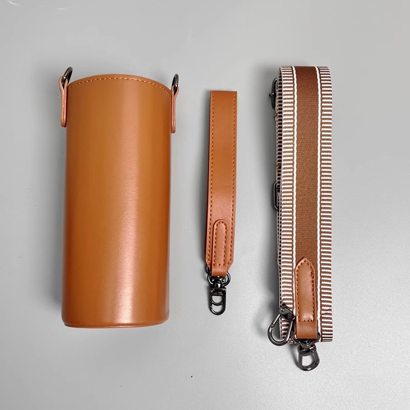 PU bőr pohárvédő crossbody pánttal, univerzális védőtok poharak/termoszok számára, egyszerű prémium dizájn, logónyomtatás elérhető