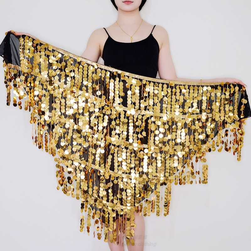 Belly dance előadásra szánt jelmez öt réteg bojtos derékszíjjal, csillogó szegecsekkel díszített szoknyával, chiffon anyag és hímzett részletek