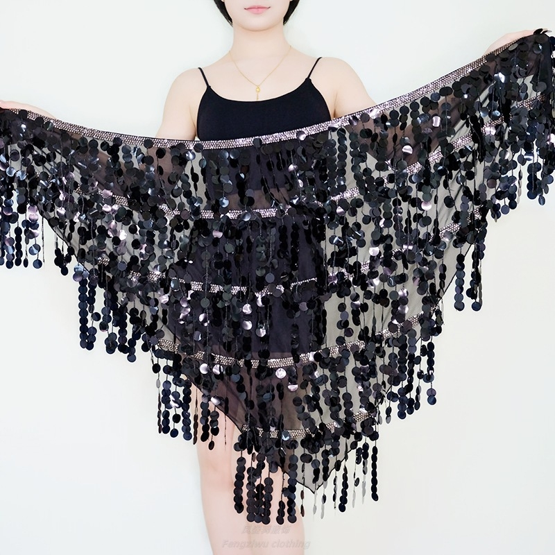 Belly dance előadásra szánt jelmez öt réteg bojtos derékszíjjal, csillogó szegecsekkel díszített szoknyával, chiffon anyag és hímzett részletek