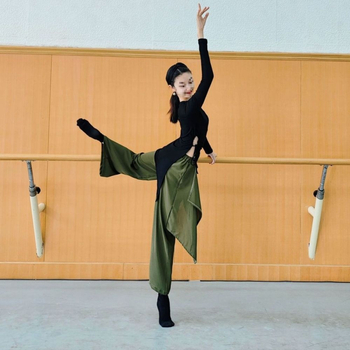 Uniszex táncruha Chenille anyagból len tartalommal népzenei táncra