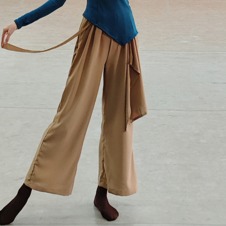 Uniszex táncruha Chenille anyagból len tartalommal népzenei táncra