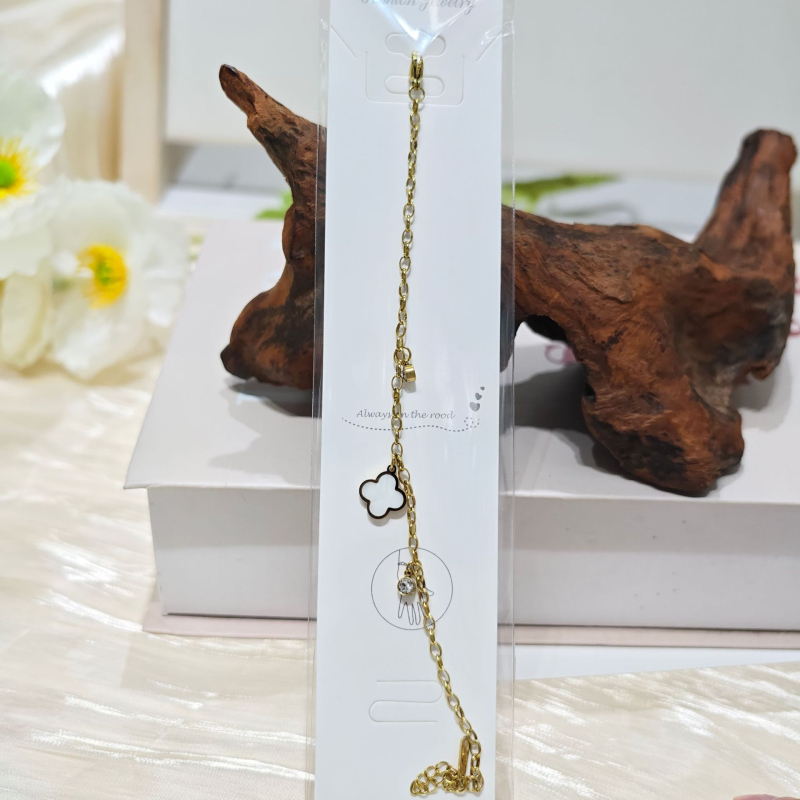 Női rozsdamentes acél ötágú csillag karkötő, aranyozott kivitel, influencer-stílus, 2025 nyári kiadás